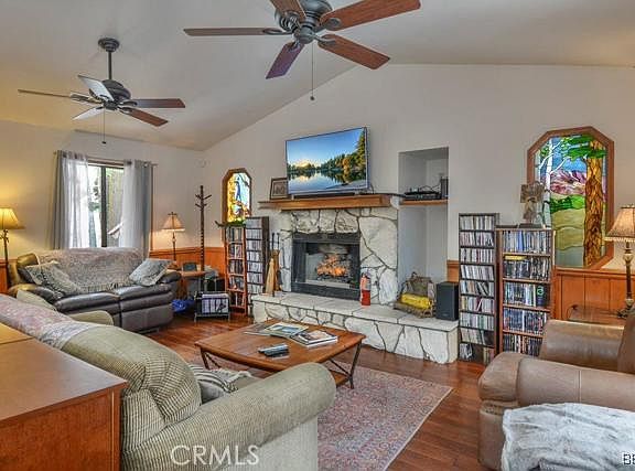 2nd image of 687 E Victoria Ct