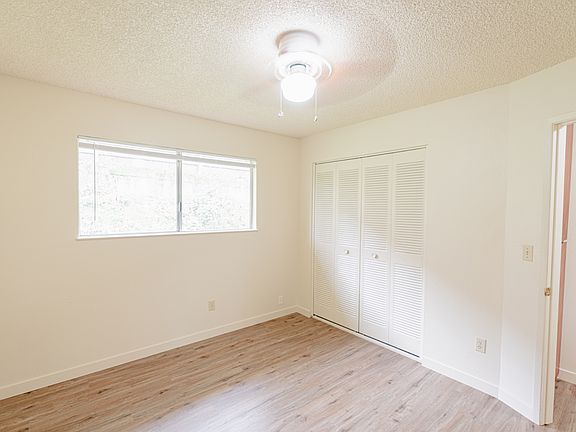 5th image of 1220 Fairview Dr #11