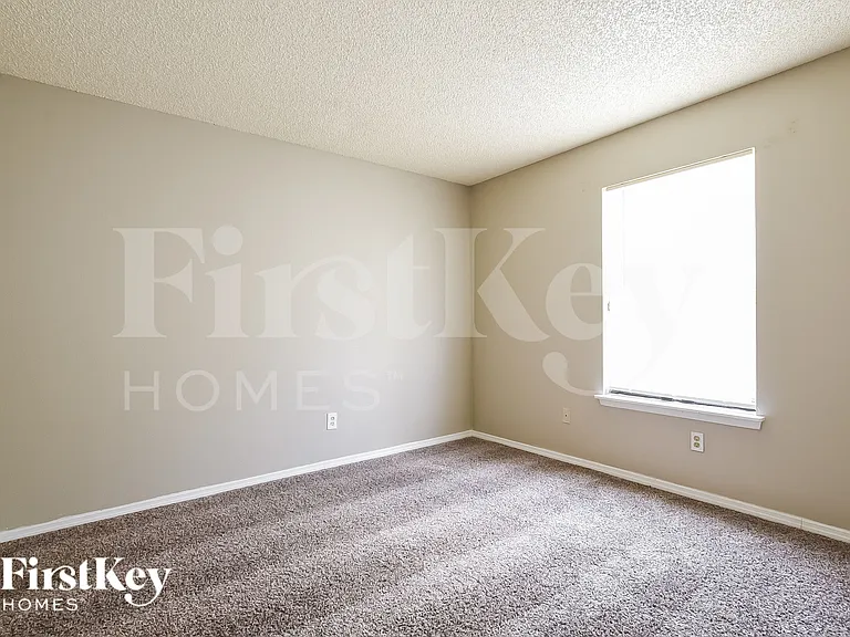 710 Leeward Dr — Photo 16