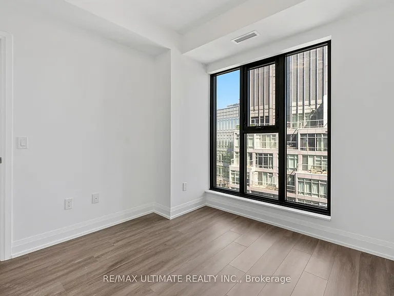 20 Soudan Ave #3411 — Photo 21
