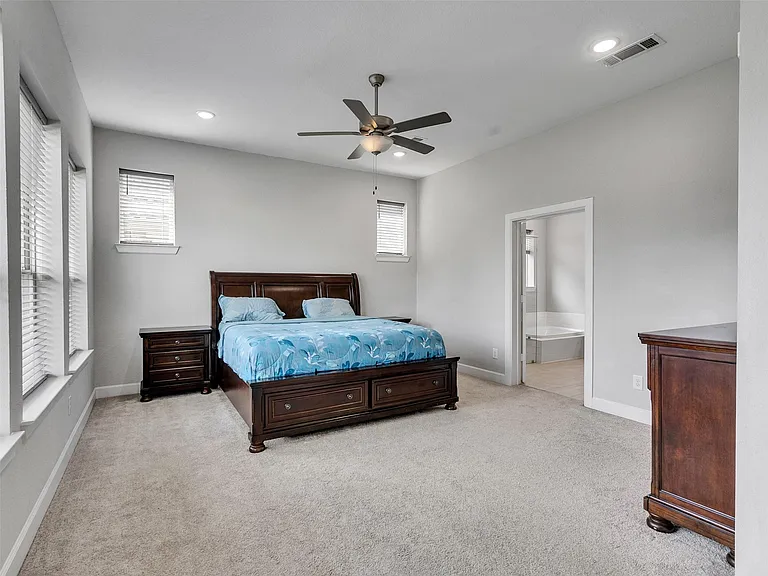 32212 Highwood Green Ln — Photo 19