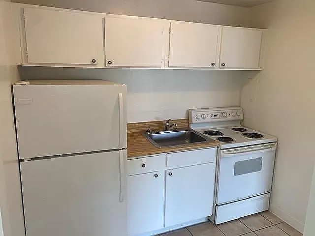 Attache Kitchen
