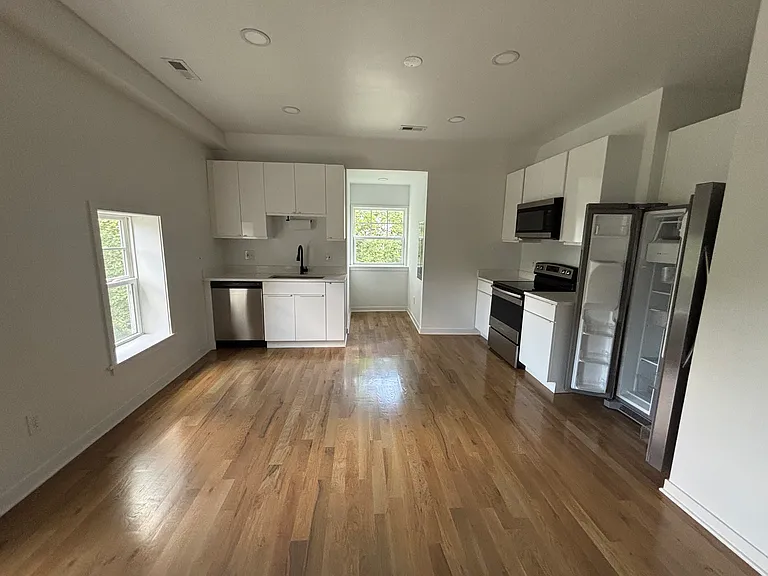 3404 Campbell St — Photo 7