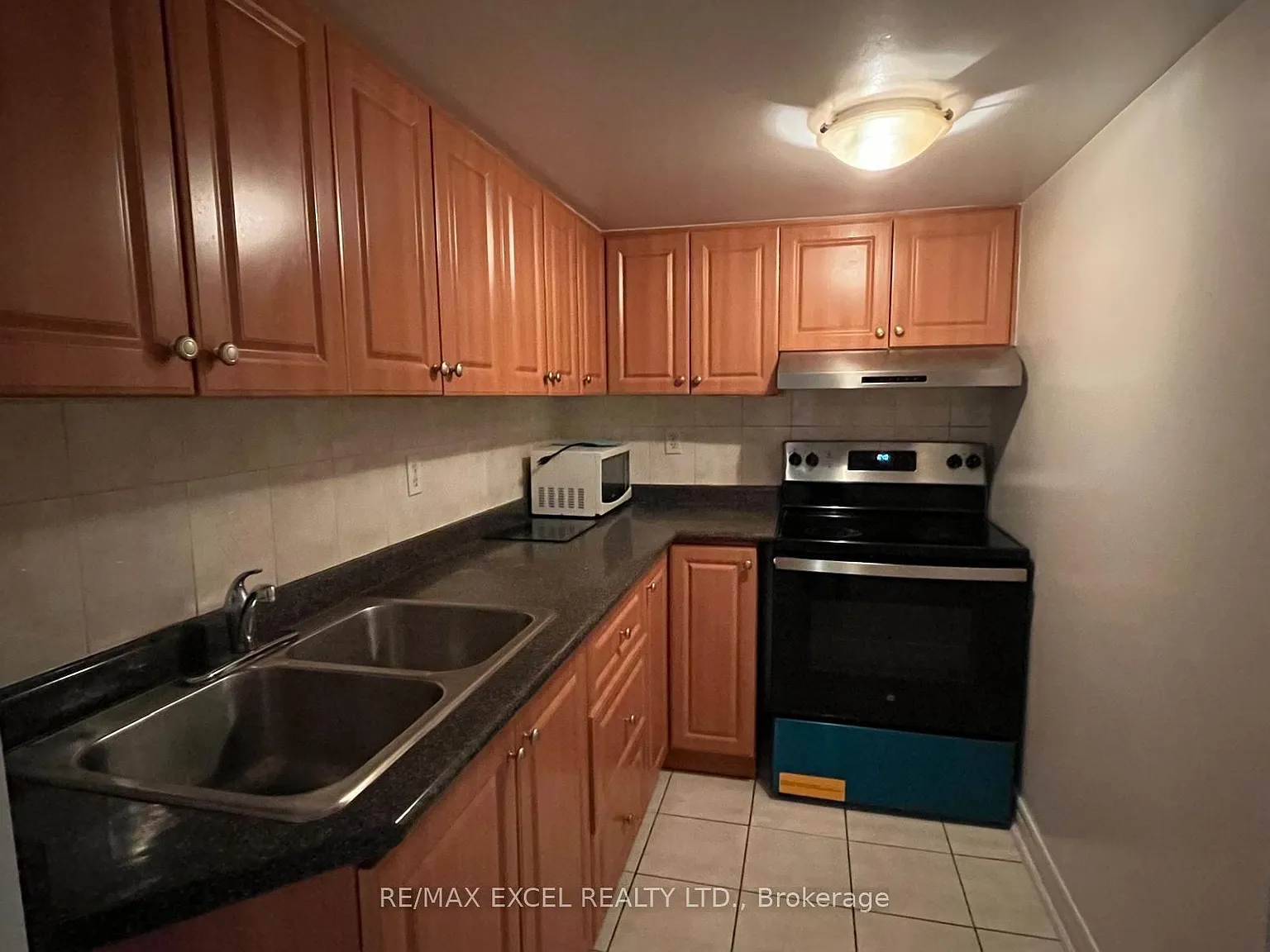 3 bed, $1,699 — Photo 2