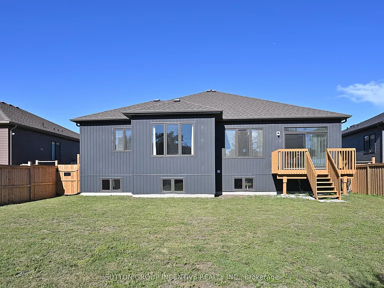 23 Beatrice Dr — Photo 37