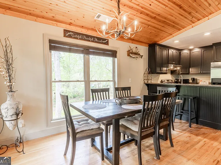 597 Meadow Brook Ln — Photo 22