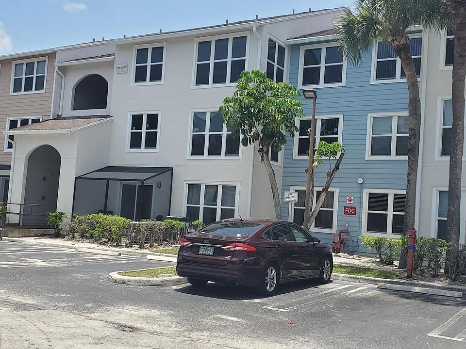 1st image of 2303 N Congress Ave