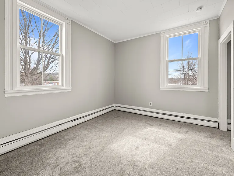 105 Maple St #105 — Photo 13