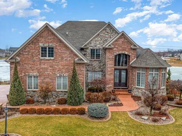 8858 Doubletree Dr S, Winfield, IN 46307