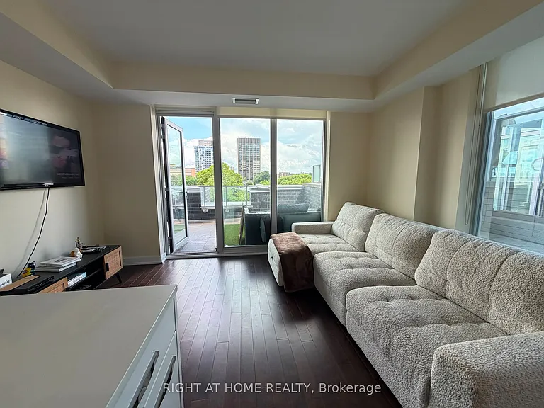 111 Champagne Ave S #309 — Photo 8