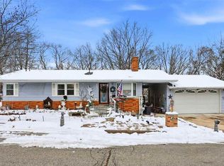 1233 Ridge Rd, Columbus Junction, IA 52738