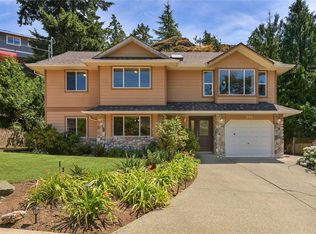 585 Hansen Ave, Langford, BC V9B 5V2