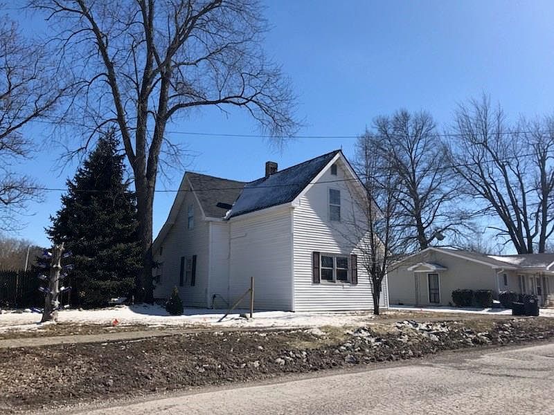 2nd image of 109 N Main St