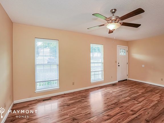 5th image of 241 Stephanie Dr