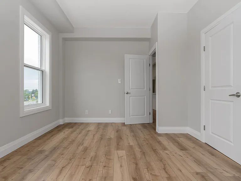 523 Bay St #14 — Photo 15