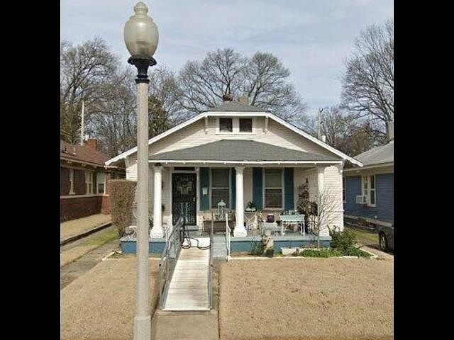 1st image of 1060 Forrest Ave