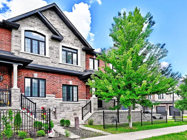 17 Zenyatta Ln, East Gwillimbury, ON L9N 0N7