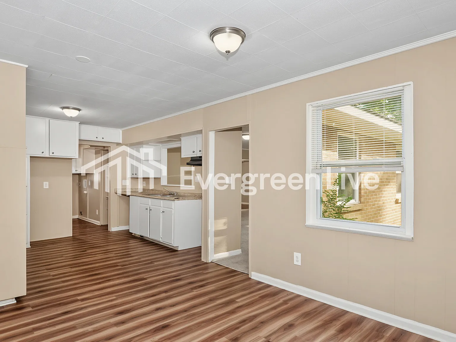 4 bed, 2.0 bath, 1904 sqft, $1,245 — Photo 4