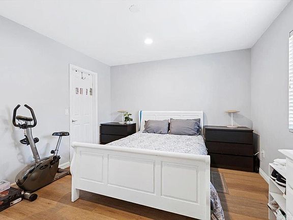 2nd image of 1069 Estes St