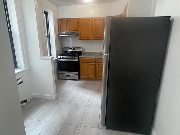 3rd image of 35-03 29th St #3