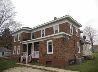 10004 Saint Albans St APT B, Hebron, IL 60034