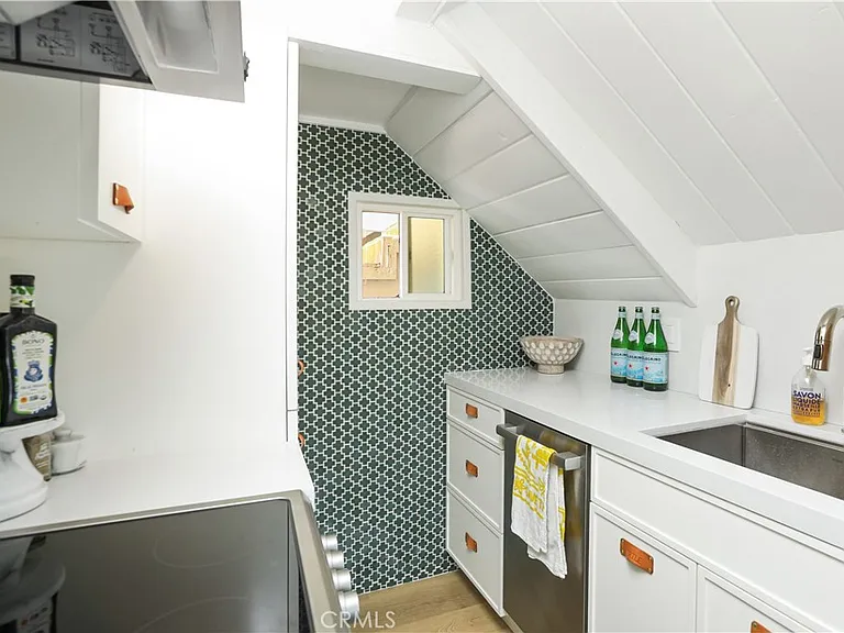 267 Myrtle St #A — Photo 5