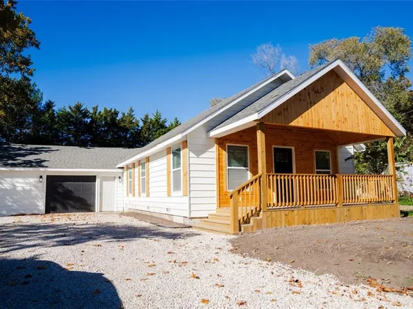 1121 S Lafayette Ave, Chanute, KS 66720