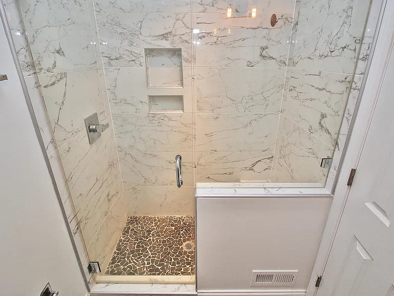 401 Scaleybark Rd — Photo 15