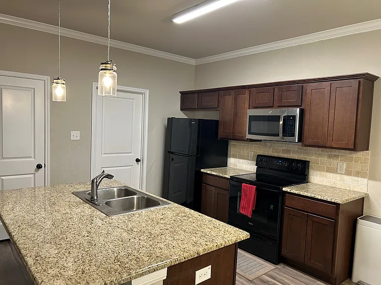 608 Skylar Heights Dr — Photo 12
