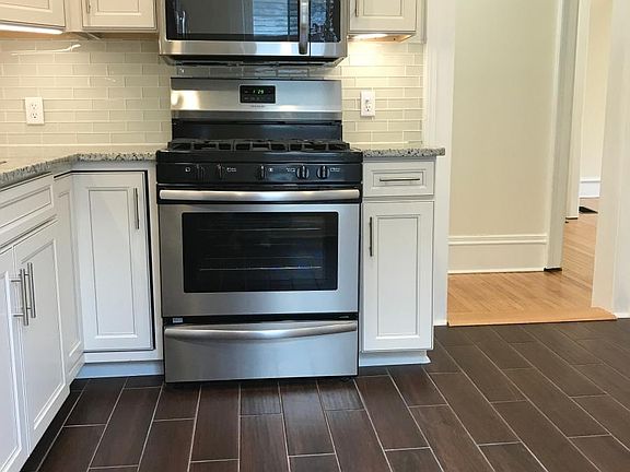 4th image of 206 Hawley Ave