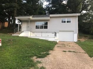 884 Henderson Ave, Poplar Bluff, MO 63901