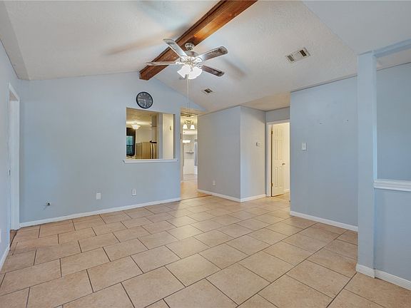 4th image of 2412 Driftwood Dr