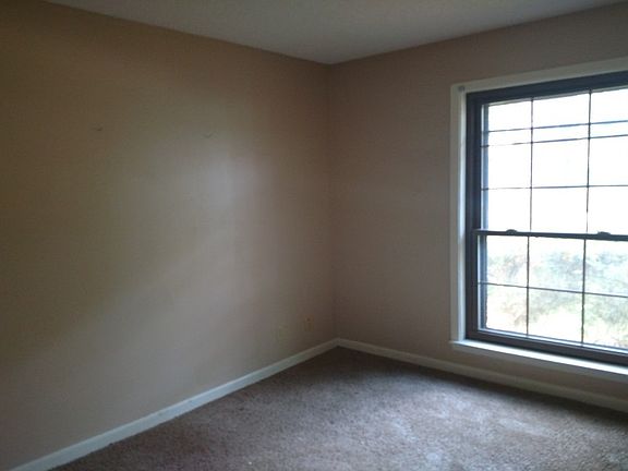 3rd image of 2815 Jonathan Ln