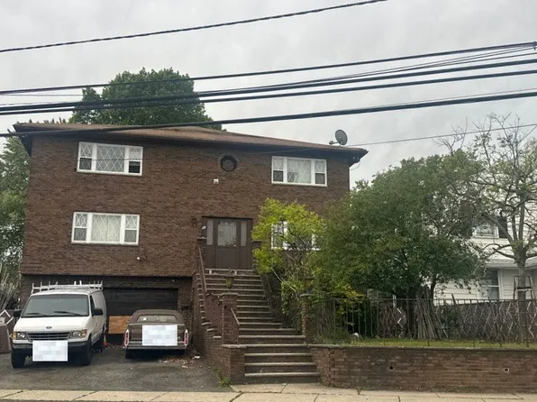 86 Midland Ave, Elmwood Park, NJ 07407