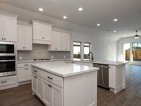 3rd image of 8516 International Falls Dr