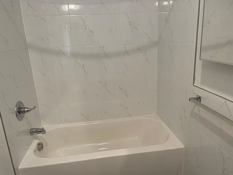 429 Bergen Ave — Photo 7