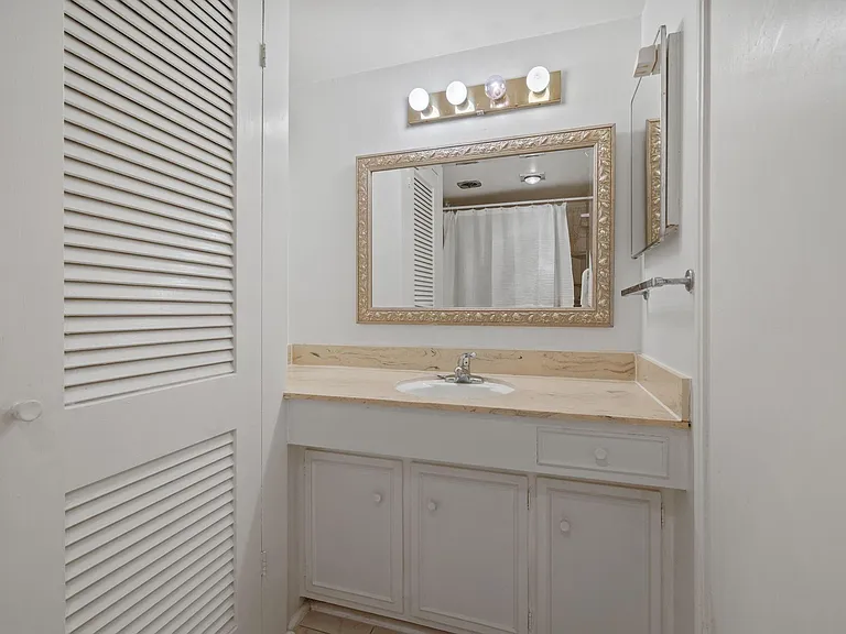642 S Ripple Creek Dr #642 — Photo 15