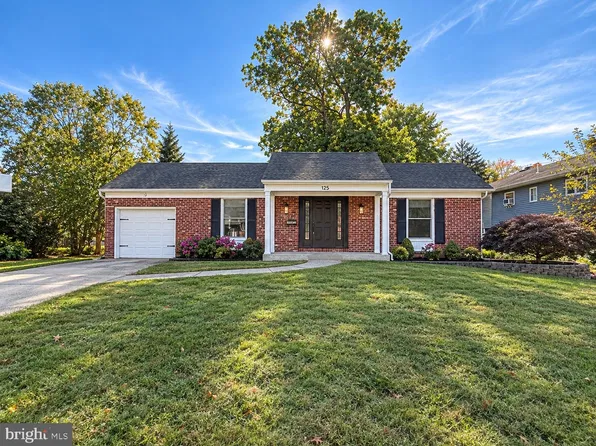 125 Schoolhouse Ter, Mount Laurel, NJ 08054