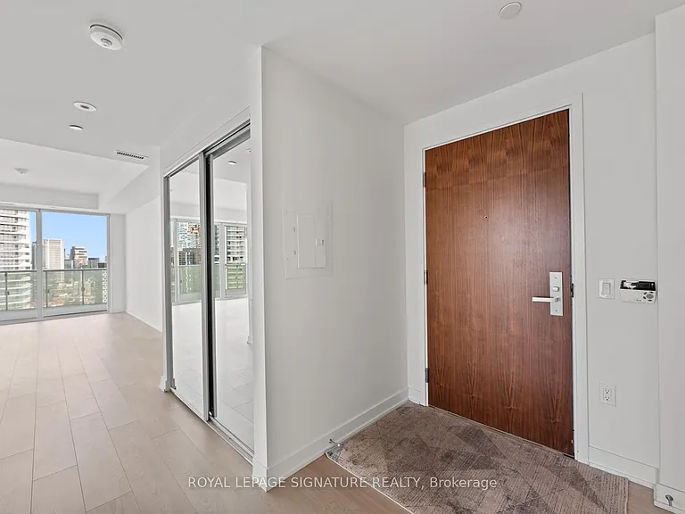 15 Queens Quay E #3305 — Photo 4