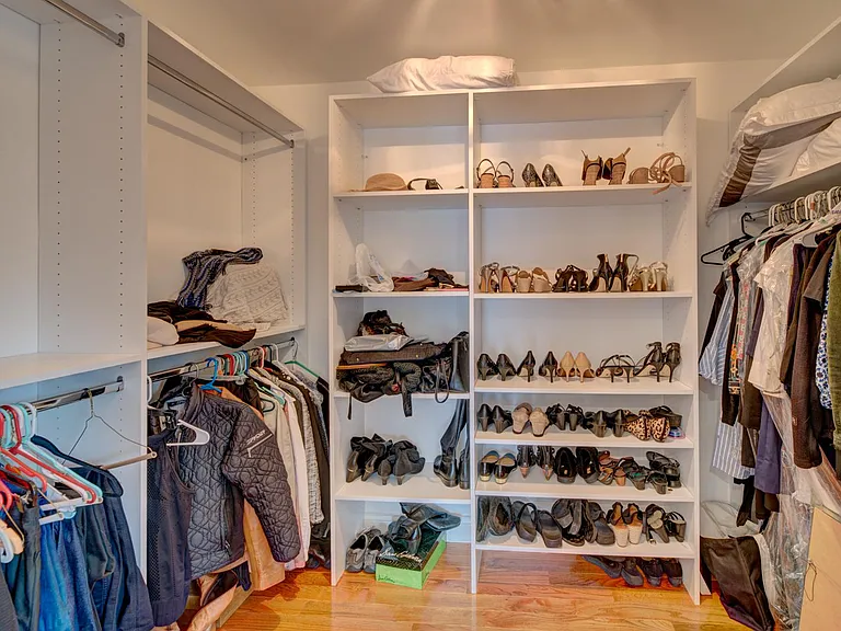 10490 Frontenac Woods Ln — Photo 30
