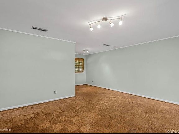 4th image of 134 Louise Ln