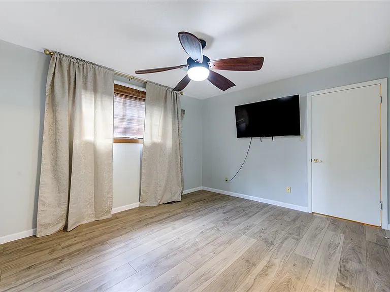 16019 Fathom Ln — Photo 27