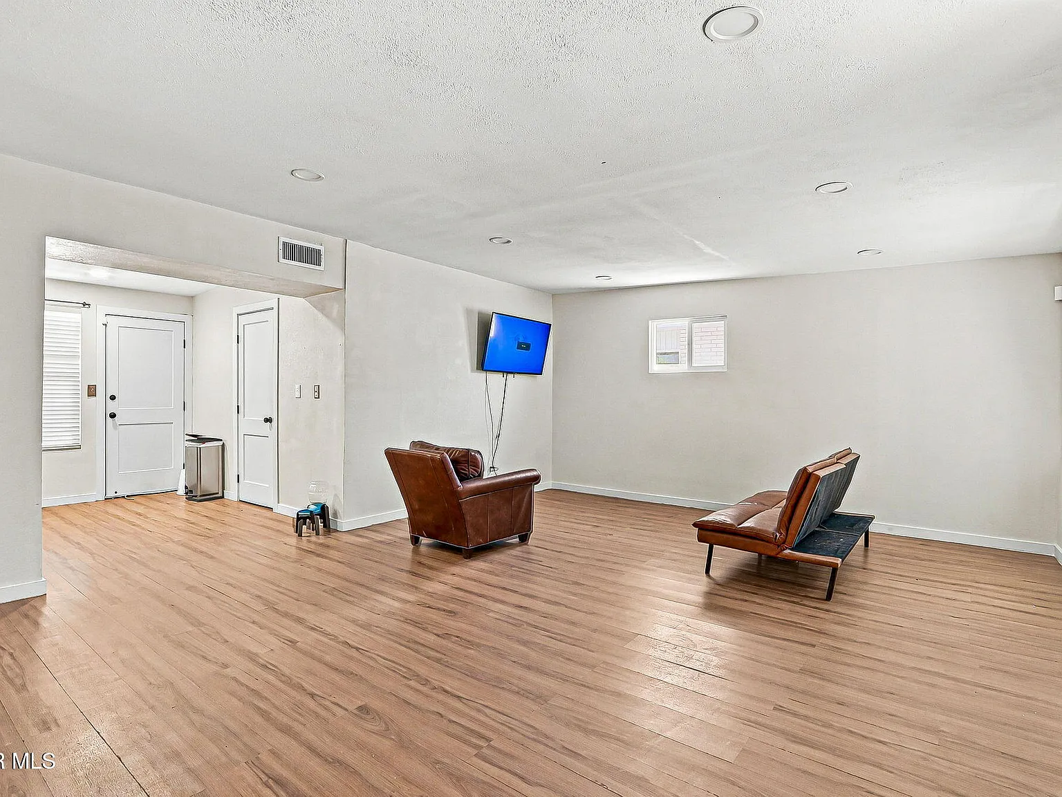 4 bed, 2.0 bath, 1500 sqft, $1,850 — Photo 4