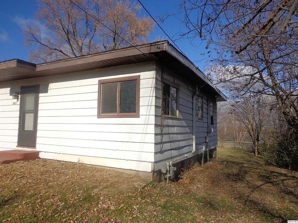 2nd image of 2605 Larch Rd