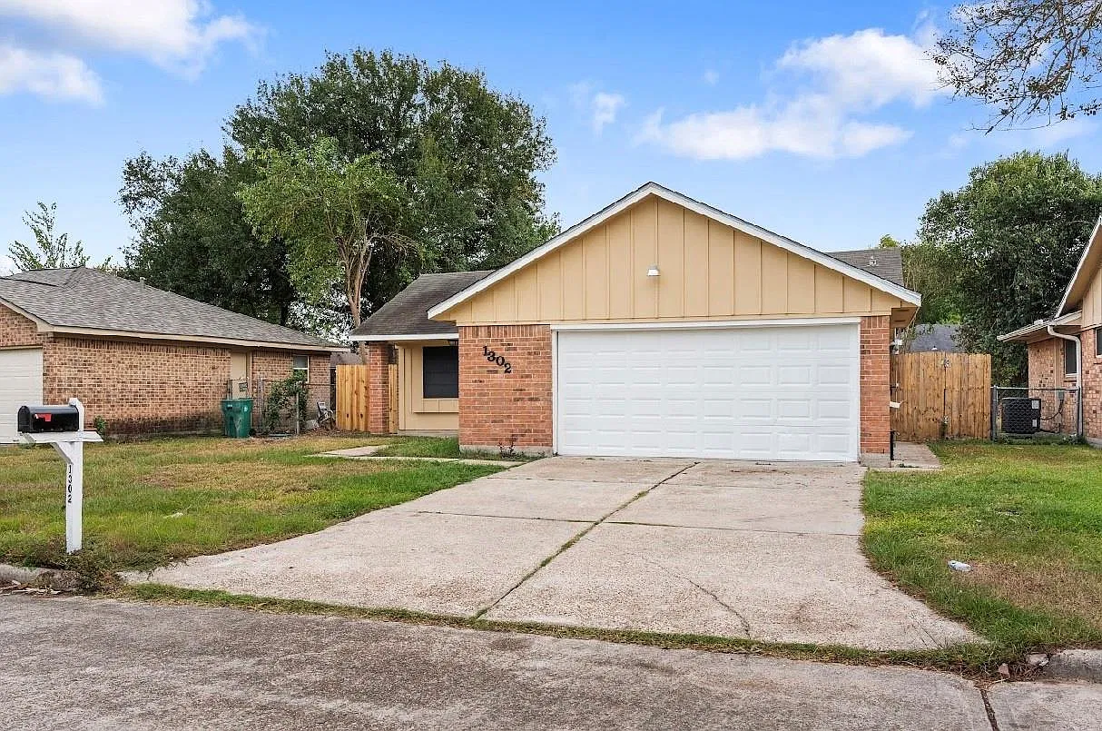 3 bed, 1.5 bath, 980 sqft, $1,850 — Photo 3