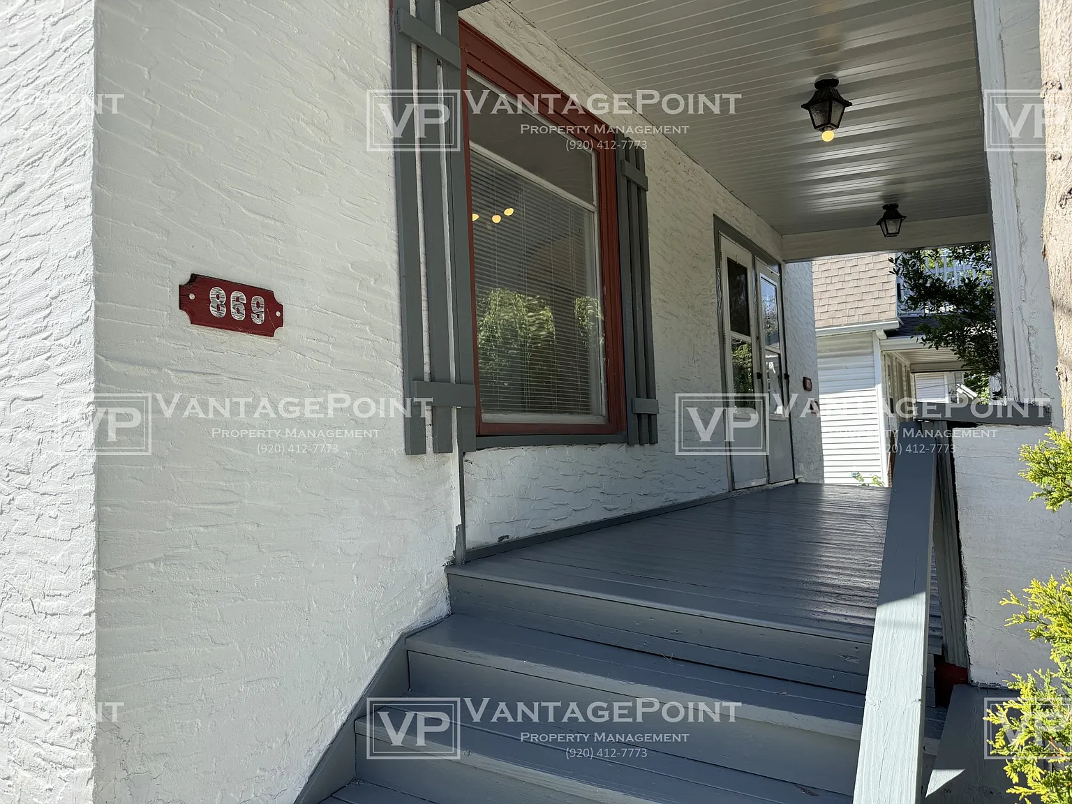 869 - 871 Division Street - 869 — Photo 2