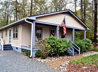 51 Plum Dr, Hartfield, VA 23071