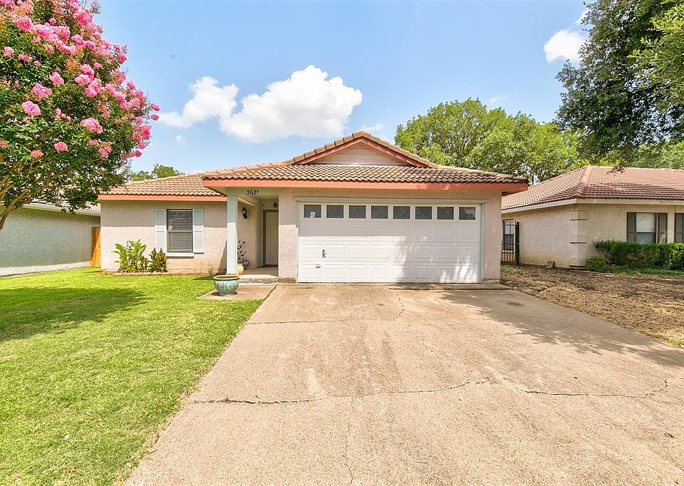 1st image of 3621 Alexandria Dr