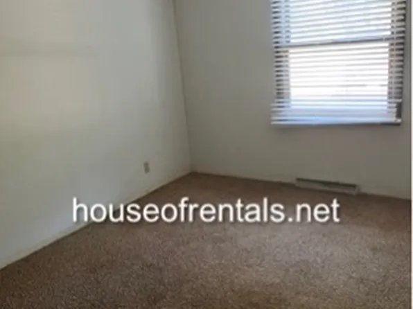 25 Razer Dr, West Frankfort, IL