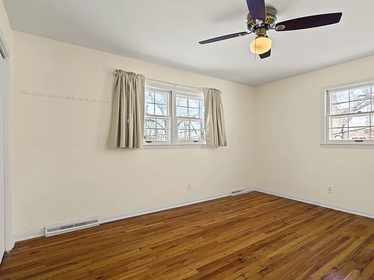 2218 Bluff Blvd — Photo 11